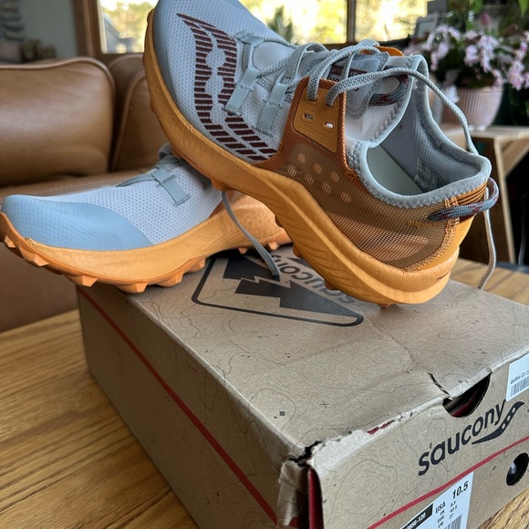 Women’s Saucony Endorphin Rift Trail Shoe - Picture 2 of 6